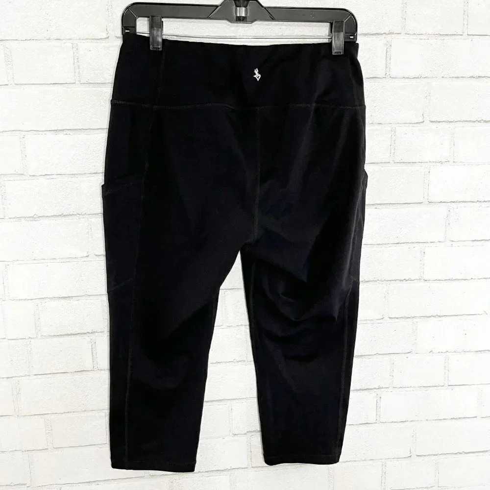 Torrid Black Athletic High Rise Capri Leggings Women's Size 1X - Picture 4 of 8